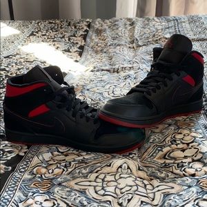 Air Jordan 1 mid retro